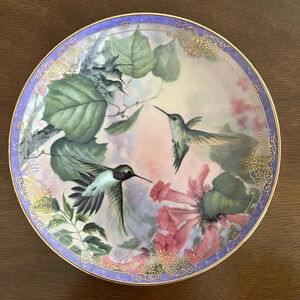 Nature's Little Treasures Hummingbird 8” plate by Larry K. Martin EUC